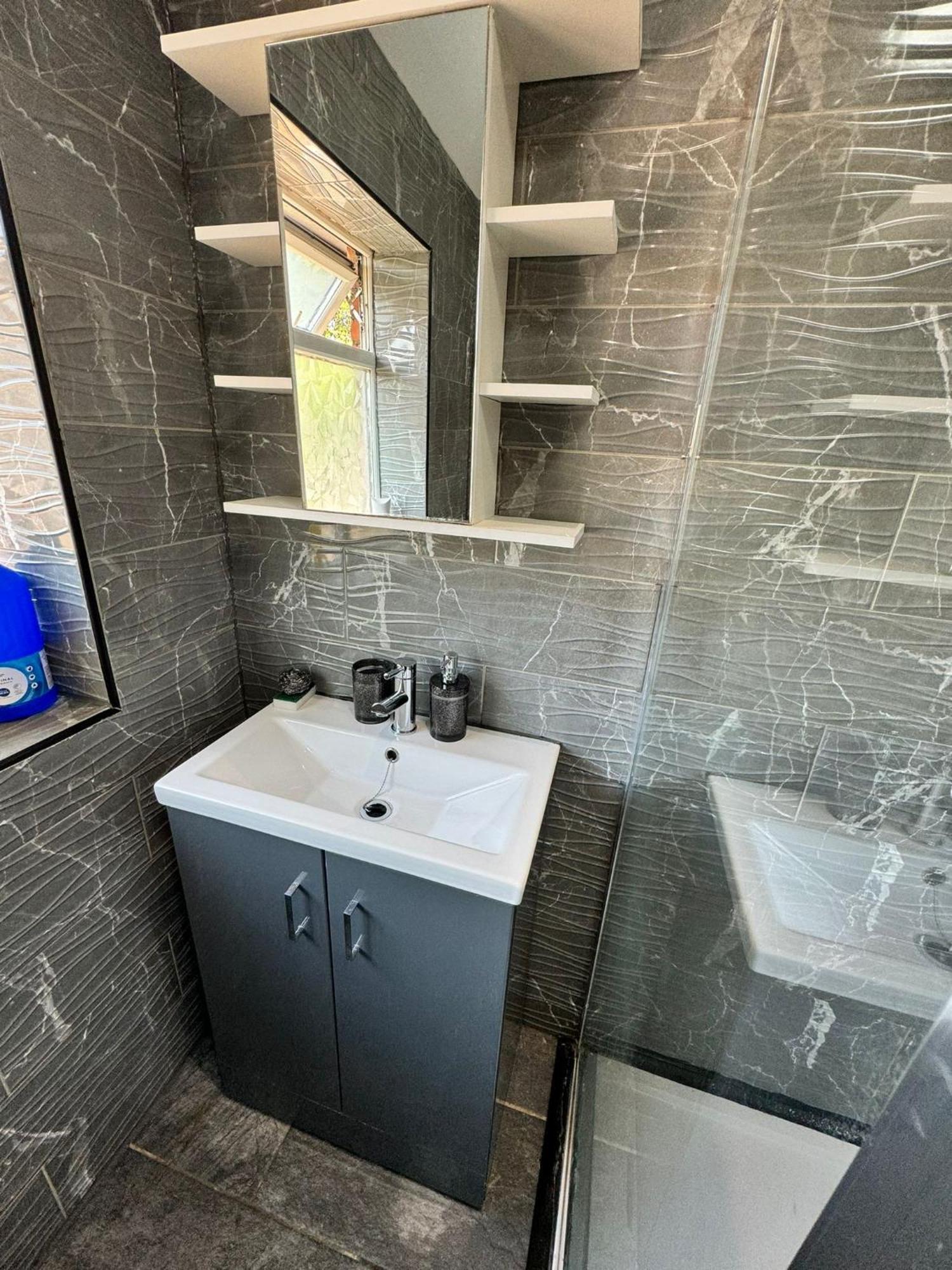 Giga Residential 4 Bedrooms, 8 Guests , Near City Centre, Arcade Machine, Sky Tv, Netflix, Free Wifi, Free Parking Newcastle upon Tyne Dış mekan fotoğraf